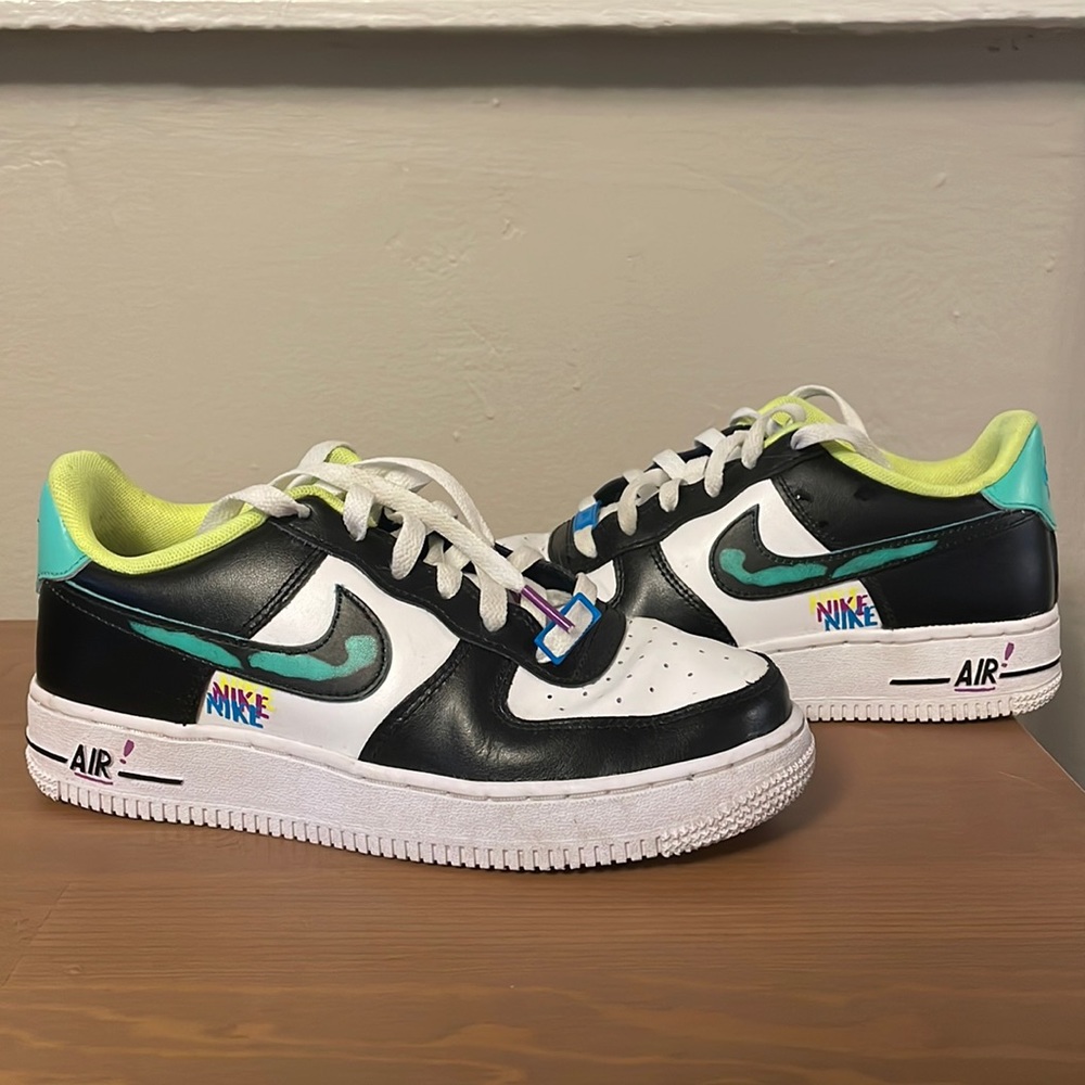 Nike Air Force kids only worn 3-4 times and in great condition.